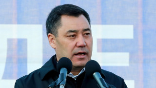 Киргизстан забрани онлайн порното и централизира интернет трафика