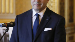 Разследват за измама сина на френския външен министър