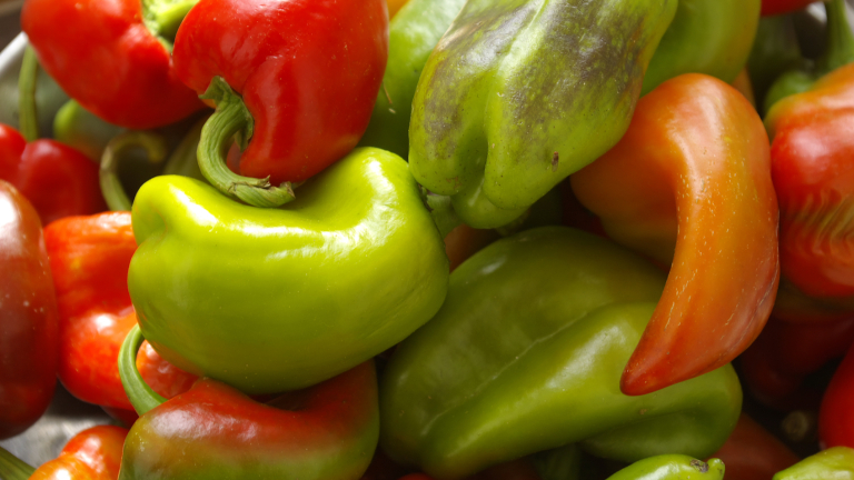 Българската продукция на зеленчуци и плодове не достига
