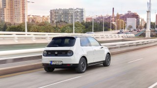 Honda удвои прогнозата си за печалбата, а Mazda се възстановява от най-лошото си тримесечие от 11 години насам