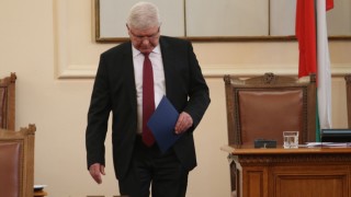 Здравният министър Кирил Ананиев планира да удължи проверката за смъртта