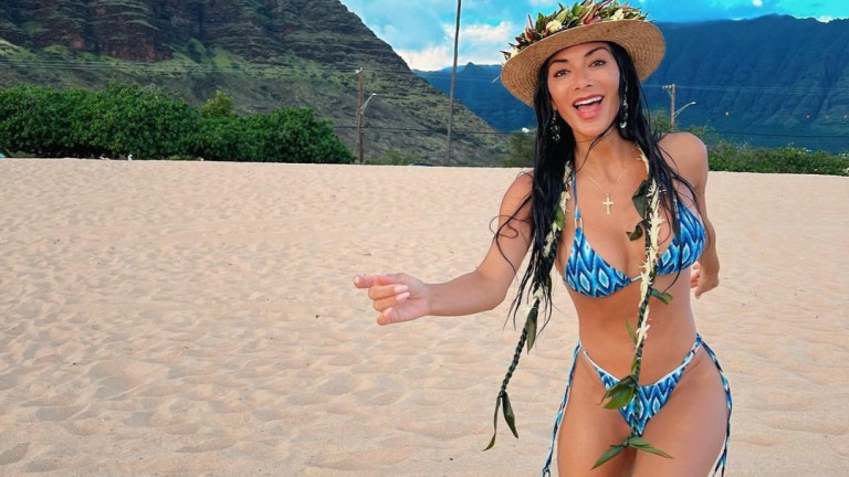 Никол Шерцингер в безупречна форма край годеника си Том Еванс