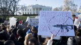  Хиляди възпитаници в Съединени американски щати излязоха на народен митинг против оръжията 