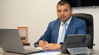 Цветомир Панагюрски е Директор Маркетинг и продажби в застрахователна компания
