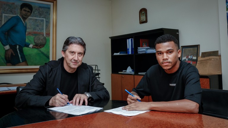 Левски подписа договор със защитника Майкон Араужо Дос Сантос. Контрактът