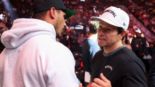 От вече близо 30 години Марк Уолбърг е един от малкото