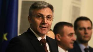 Продължават промяната от лошо към по лошо Така лидерът на ДПС