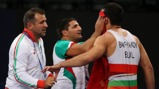 Треньорът Армен Назарян и помощникът му Бисер Георгиев повеждат националите