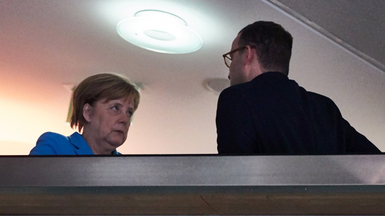 Меркел ще спасява коалицията