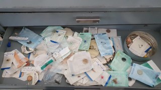 2 метални сачми част от занимателна игра бяха извадени от