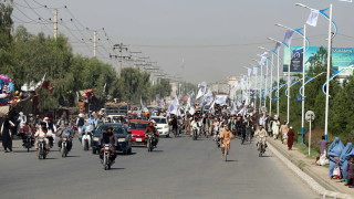 Представители на талибанското правителство в Афганистан започнаха срещи в неделя