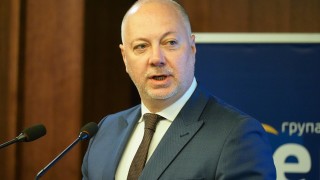 Премиерът Росен Желязков и парламентарната група на ПП ДБ кръстосаха шпаги