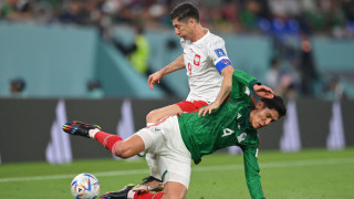 Уест Хем обяви привличането на халфа на Аякс Едсон Алварес