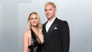 Коментарите, които гърдите на съпругата на Никълъс Холт предизвикаха