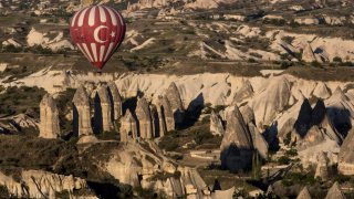 Двама души загиват а трима са ранени след като балон