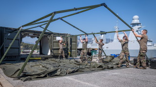 Броят на моряците от френския самолетоносач Шарл де Гол с