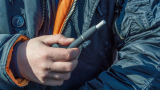 Нужно е акцизът на бездимните цигари да бъде изравнен с