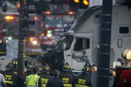 Камион уби двама и рани 21 на спирка в Чикаго
