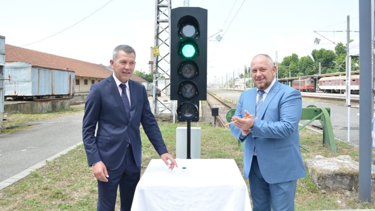 Подготвят жп връзка между гарата и летището в Бургас