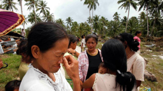 400 станаха жертвите на цунамито в Индонезия 