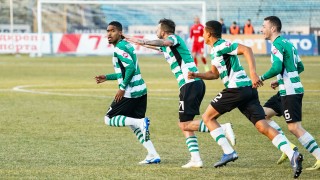 Двама от чужденците на Черно мope се завърнаха в България