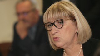 Цецка Цачева: Корупцията не се бори с един закон