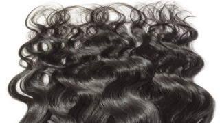 Къдравата коса може да е трудна за укротяване и определено