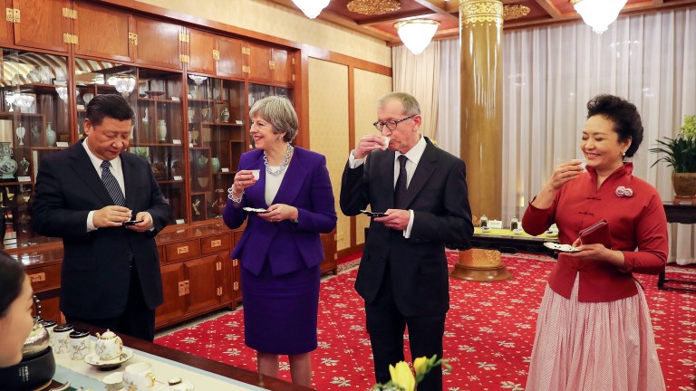 Китай хвали прагматизма на премиера на Великобритания Тереза Мей, която