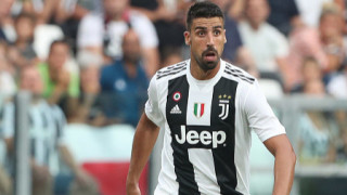 Халфът на Ювентус Сами Кедира подписа нов договор с клуба Досегашният