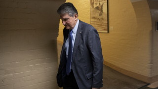 Американският сенатор Джо Манчин умерен демократ който е ключов за