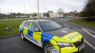 Полицията в Северна Ирландия арестува четирима души във връзка с