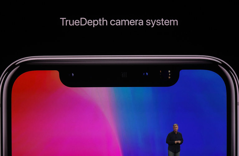 Сглобяването на сензорите за Face ID са най-вероятната причина за забавяне
