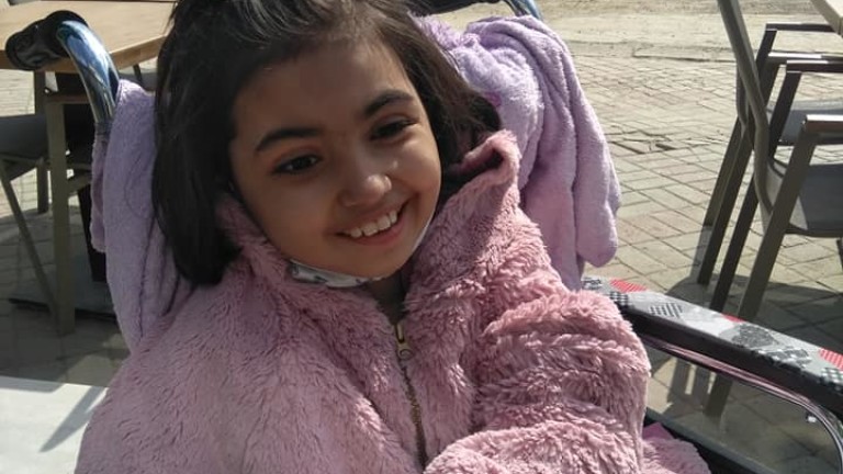 Нека дадем шанс на Емел за пълноценен живот!