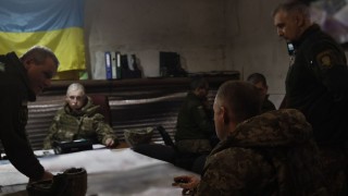 Командирът на украинските сухопътни сили генерал полковник Олександър Сирски посети обсадения