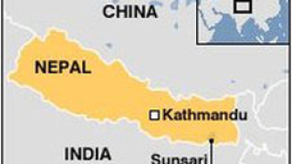 Лодка с 50 души на борда се преобърна в Непал