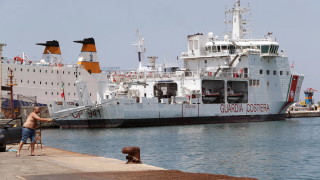 Премиерът на Италия Джузепе Конте се опитва да намери държави