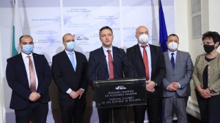 Възнагражденията на народните представители да бъдат замразени на равнището на