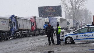 ГКПП Кулата е затворен за камиони заради снега Решението е на