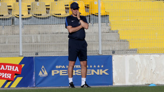 Треньорът на Левски Петър Хубчев държи в отбора да бъдат