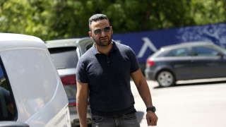 Хиндлиян с четири въпроса към Тити Папазов