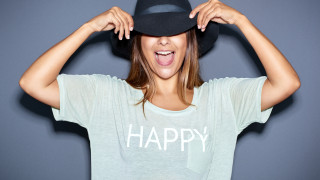 Мина времето когато най актуалните послания върху тишъртите и суитшъртите бяха леко груби или