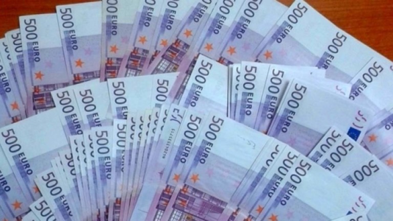 Митничари иззеха 190 000 недекларирани евро на ГКПП Дунав мост-Видин,