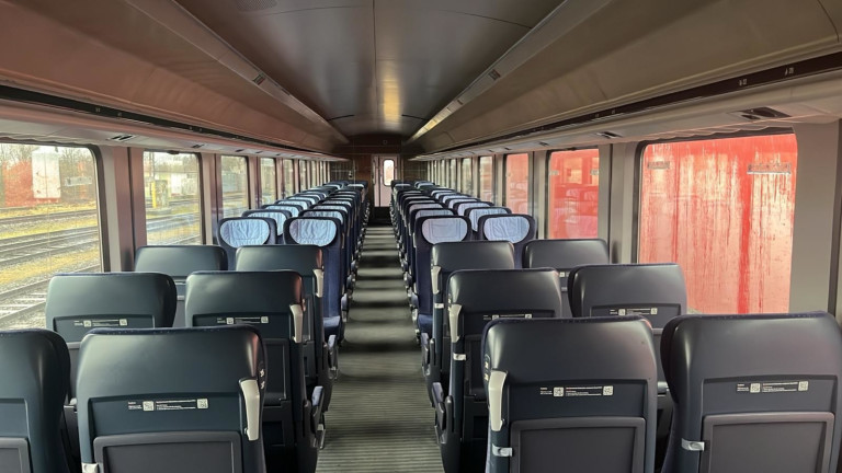 Транспортното министерство договаря пряко купуването на 35 влака по ПВУ