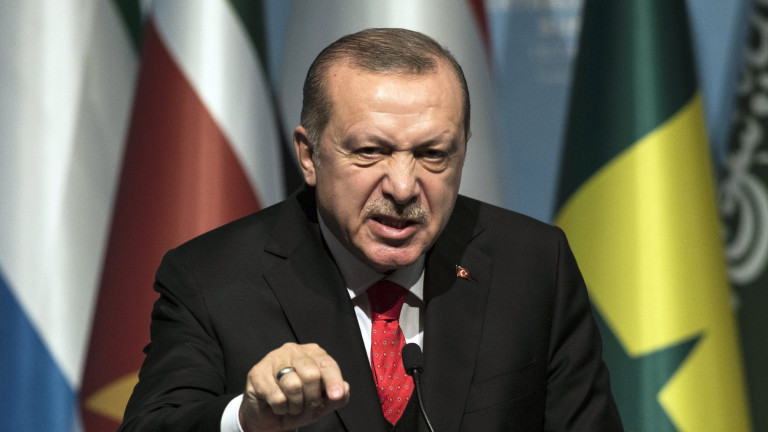 Френска медия нарече Ердоган "диктатор". Това предизвика бунтове във Франция