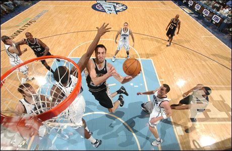 Ману Джинобили претърпя операция на левия глезен