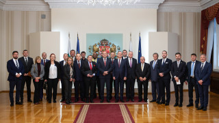 Румен Радев проведе среща с Асоциацията на почетните консули в България