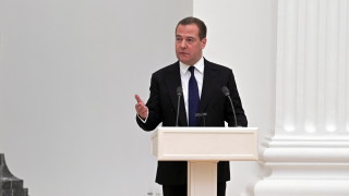 Медведев: Гоненето на руски дипломати по света не решава никакви проблеми 