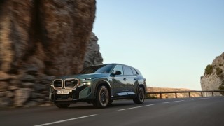 BMW официално представи новия си модел XM спортен и