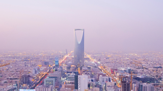 Защо в саудитския финансов хъб за $10 милиарда липсват банки?