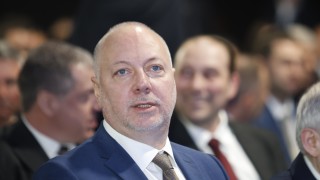 Стефан Апостолов по известен като сина на кмета на Симитли успя